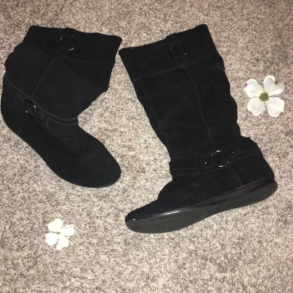 Knee high boots💕